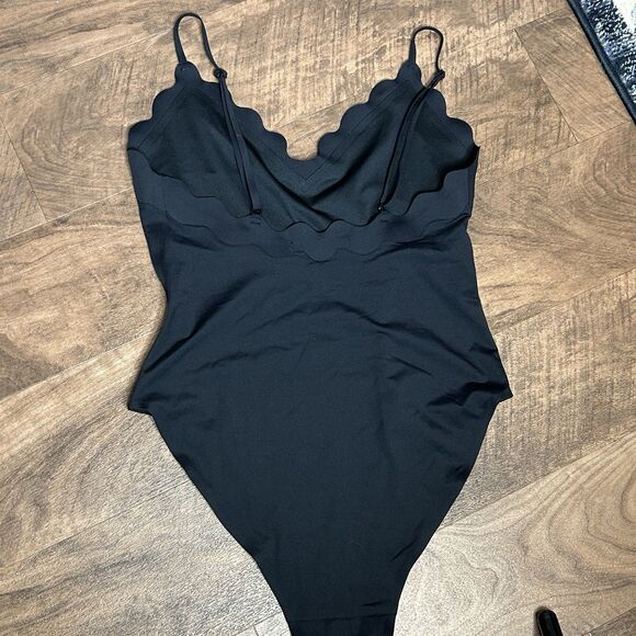 Black Scalloped Swimsuit Cheeky High Cut - Picture 6 of 8